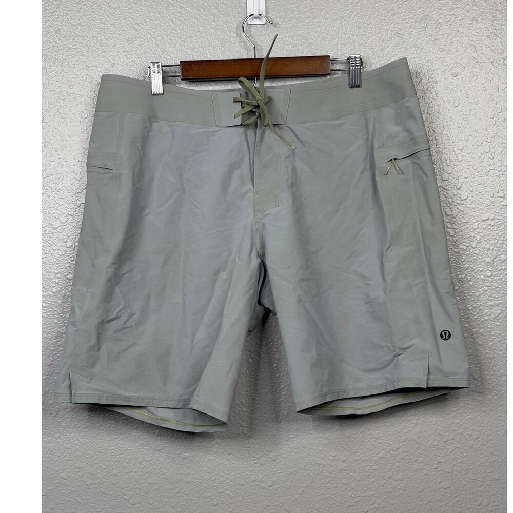 Lululemon Men’s Grey Current State Board Shorts 9.5” Inseam / Size-38